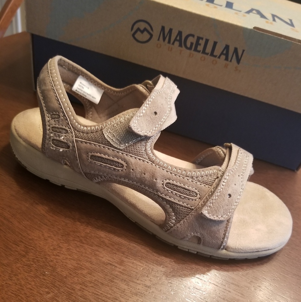 Magellan Mariposa Light Brown Sandals